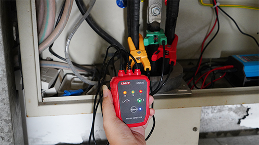 ứng dụng 2 thiết bị chỉ thị pha động cơ UNI-T UT262E